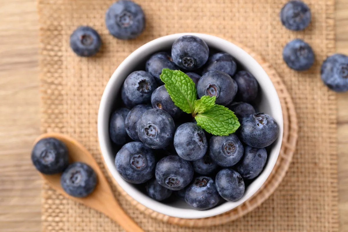 The hidden need of washing blueberries properly