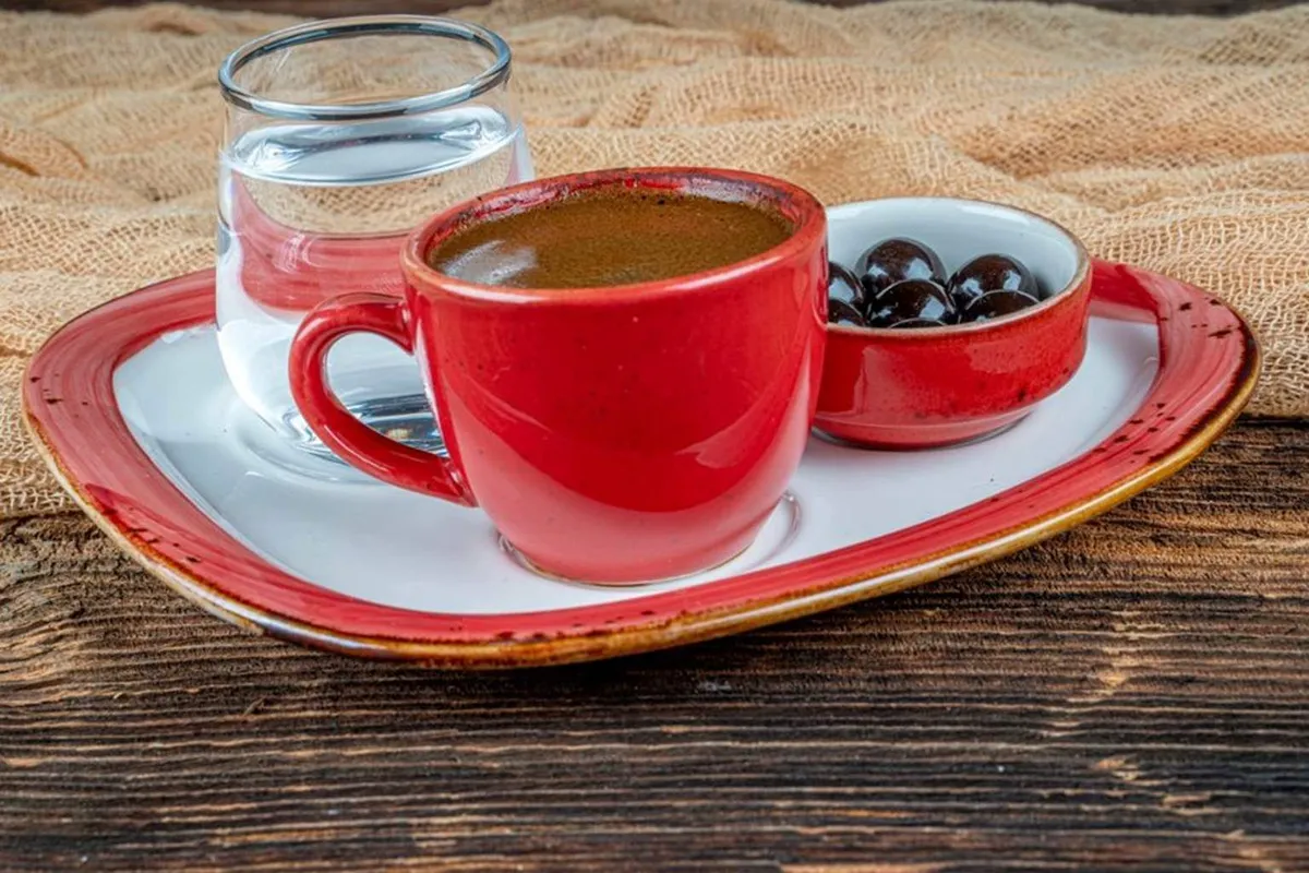 The tradition of serving water with coffee: a global ritual