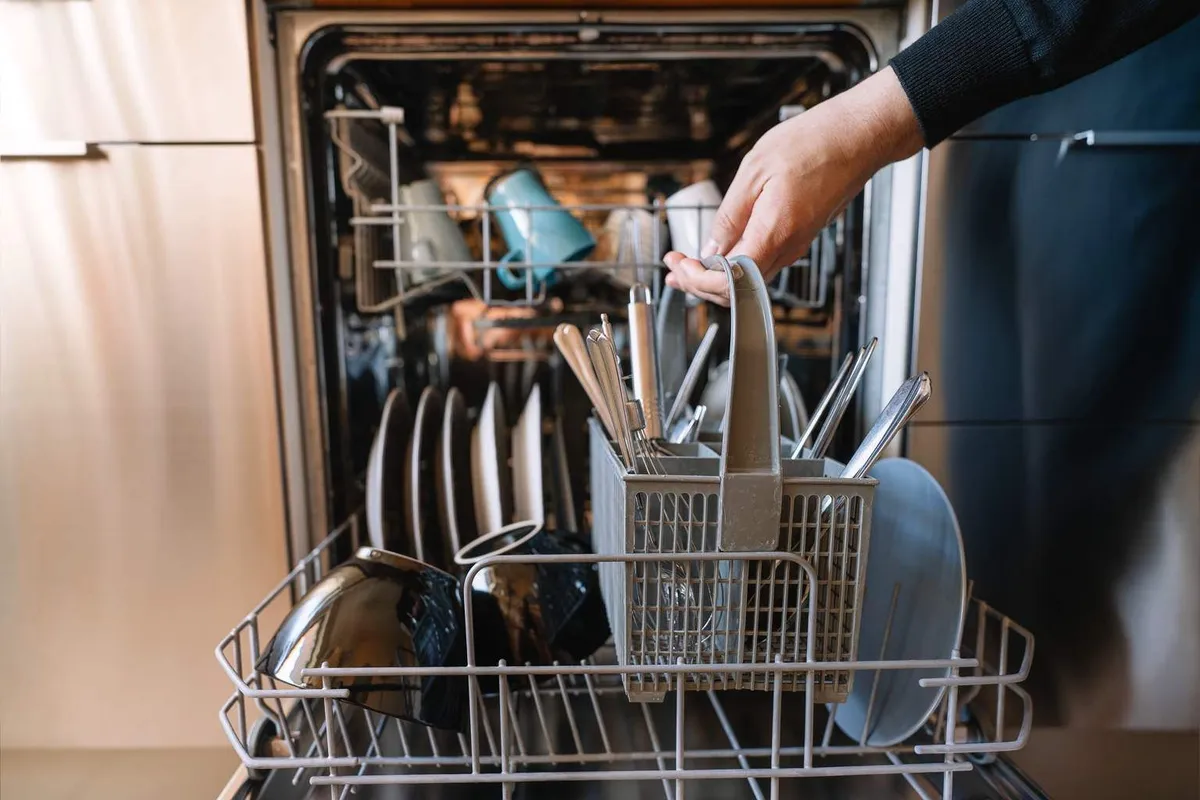 The great dishwasher debate: handle up or handle down?