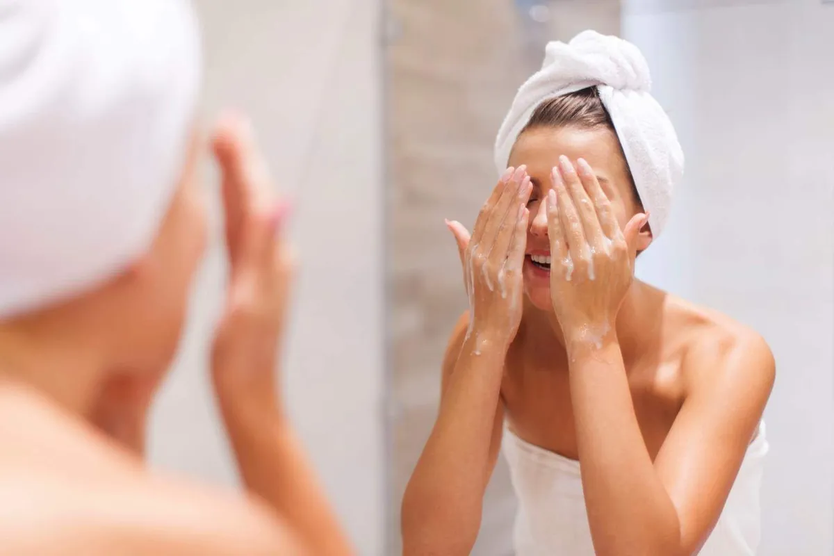 Discover the benefits of rosemary water for your skin
