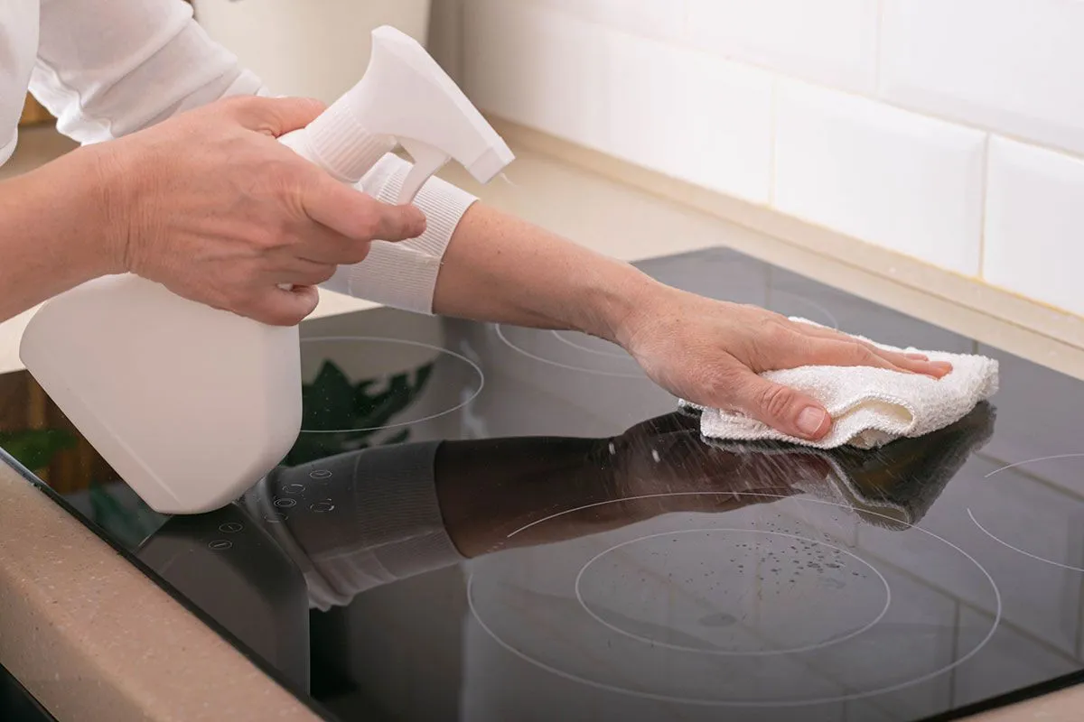 Effective strategies for keeping your stovetop spotless